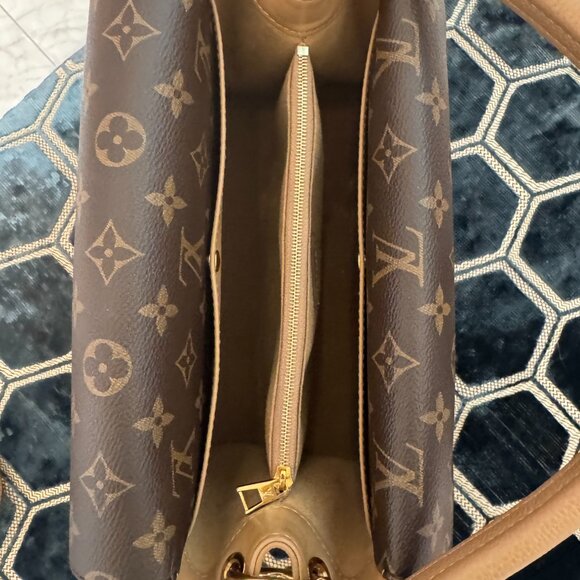 Louis Vuitton Grained Calfskin Monogram Double V Handbag - Picture 6 of 6